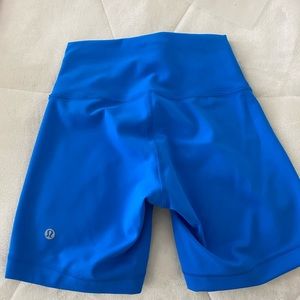 BRAND NEW NEVER WORN LULU BIKERS. 6 inch